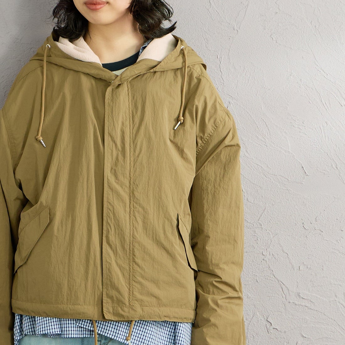 MILITARY [ミリタリー] 別注 裏フリース ショート丈モッズジャケット [1010-26789000-JF] 35 TAUPE &&モデル身長：162cm 着用サイズ：M&&