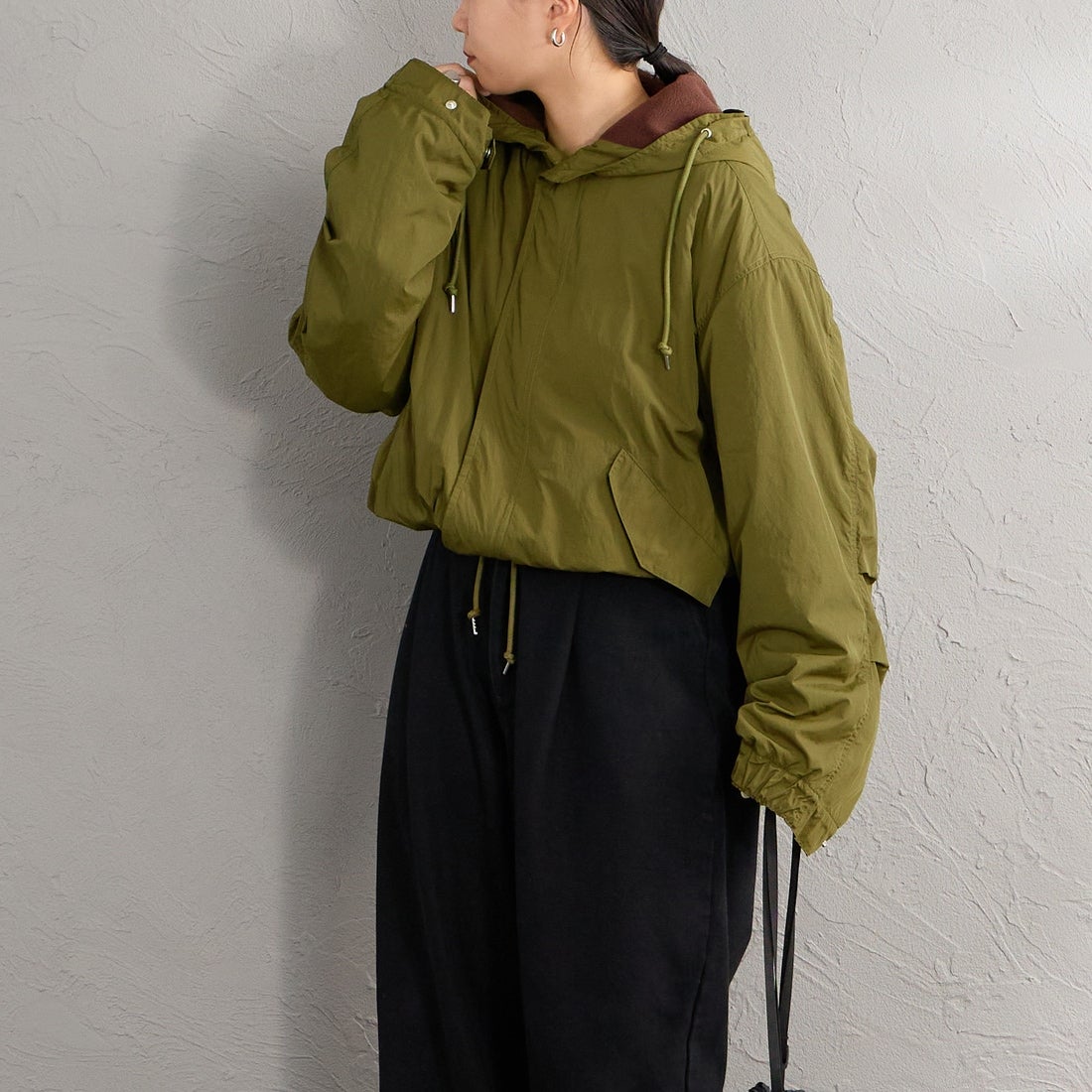 MILITARY [ミリタリー] 別注 裏フリース ショート丈モッズジャケット [1010-26789000-JF] 40 OLIVE &&モデル身長：156cm 着用サイズ：M&&