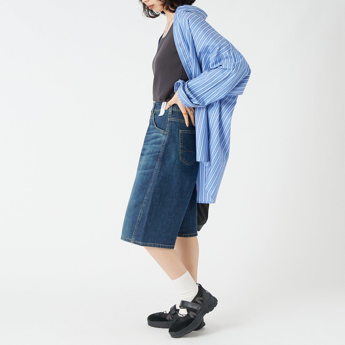 SOMETHING [サムシング] カーブデニムジョーツ [S708] 40 MID BLU &&モデル身長：162cm 着用サイズ：S&&
