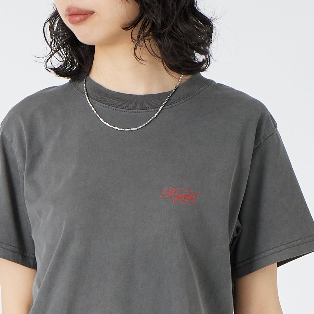 X-girl [エックスガール] フェイデッド トリカラーフェイスショートスリーブTシャツ [105262011033] BLACK &&モデル身長：162cm 着用サイズ：M&&
