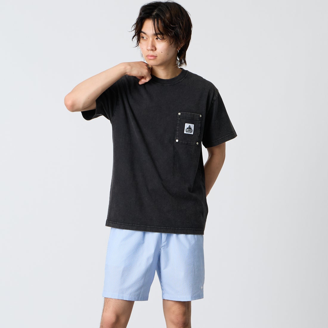 XLARGE [エクストララージ] OG ショートスリーブポケットTシャツ [101262011034] BLACK &&モデル身長：177cm 着用サイズ：M&&