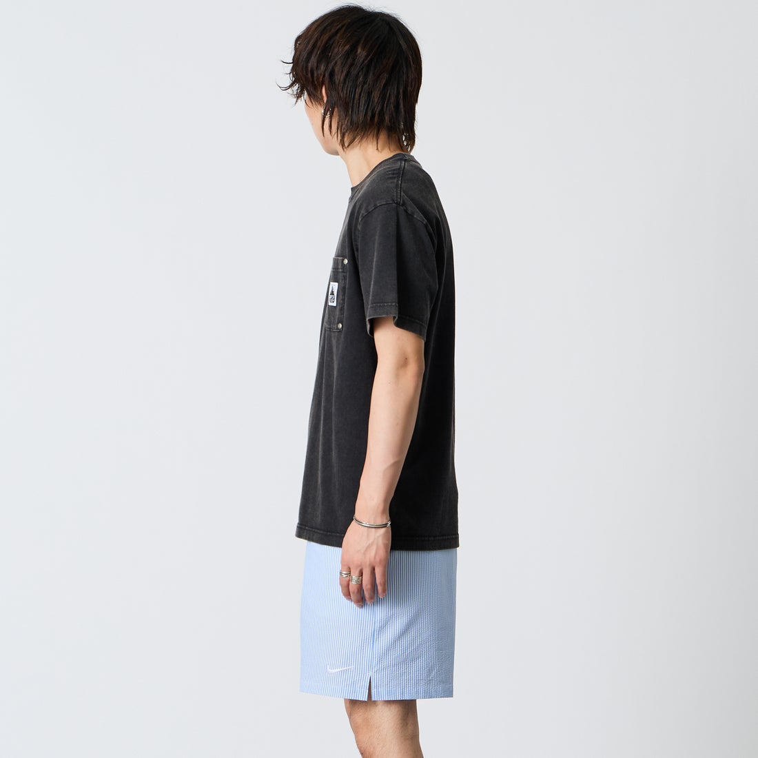 XLARGE [エクストララージ] OG ショートスリーブポケットTシャツ [101262011034] BLACK &&モデル身長：177cm 着用サイズ：M&&