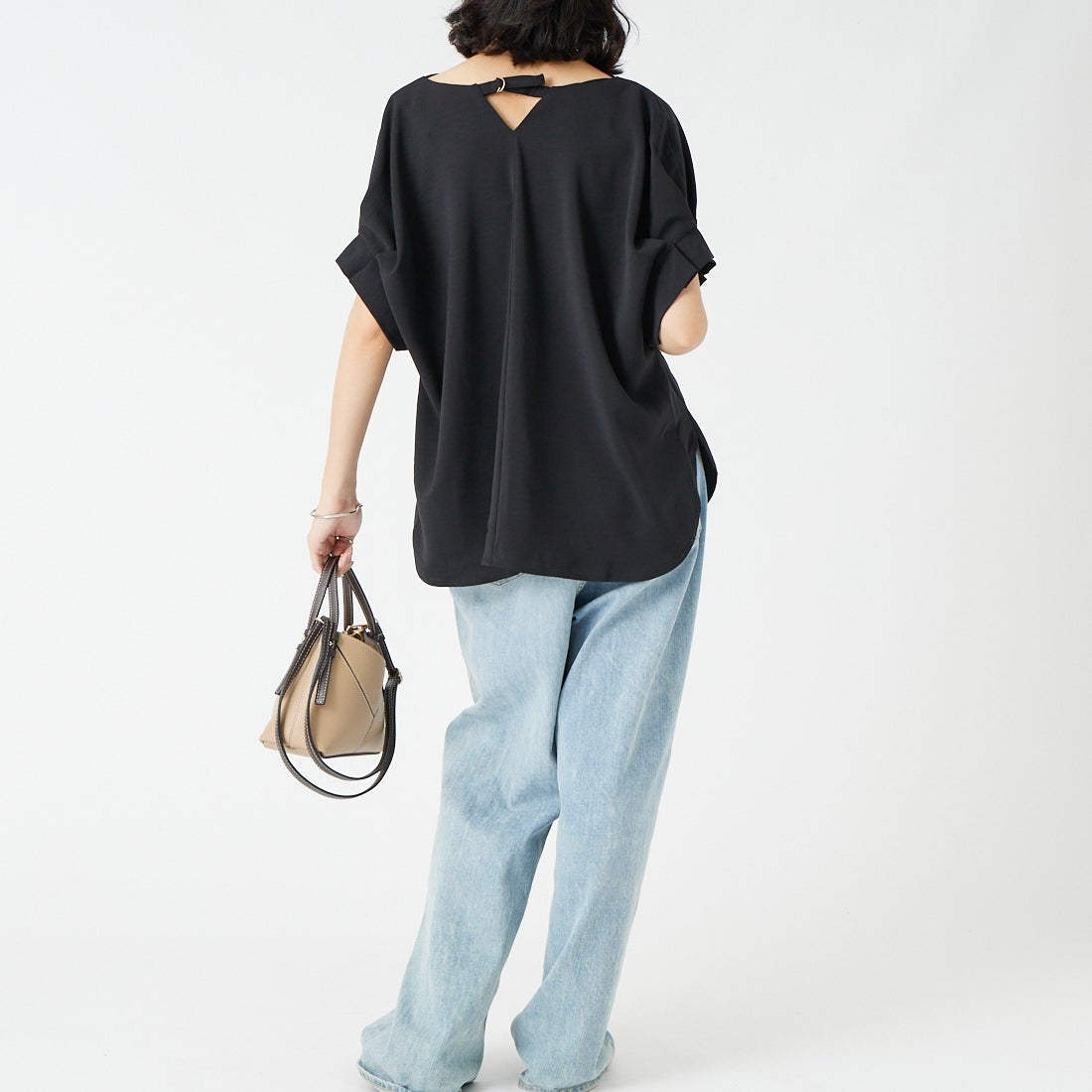 Jf Ready Made [ジェイエフレディメイド] ドレープネックブラウス [756112] 03 ﾌﾞﾗｯｸ &&モデル身長：162cm 着用サイズ：F&&