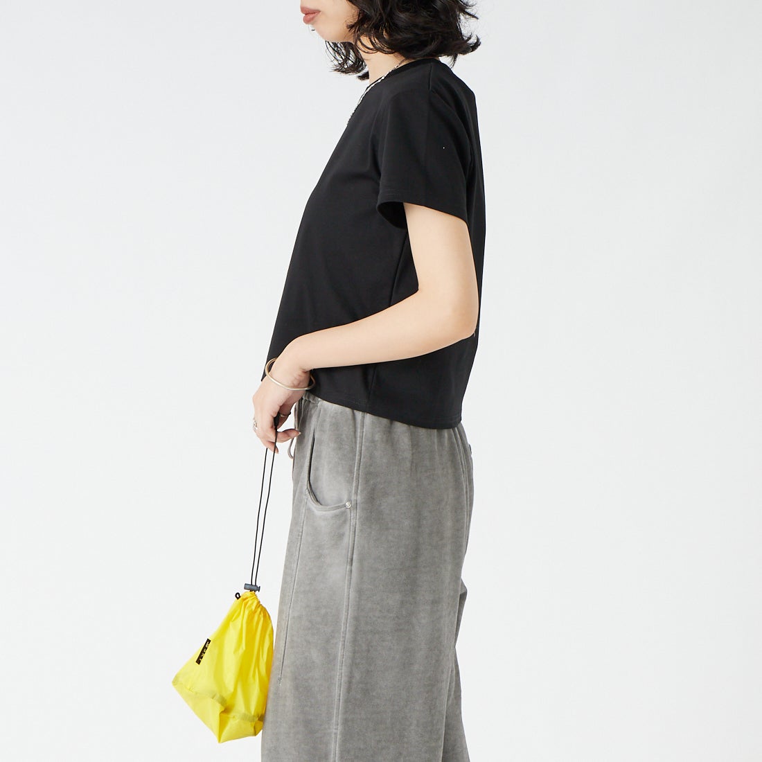 Jeans Factory Clothes [ジーンズファクトリークローズ] コンパクトTシャツ [21268061] 004 ﾌﾞﾗｯｸ &&モデル身長：162cm 着用サイズ：F&&