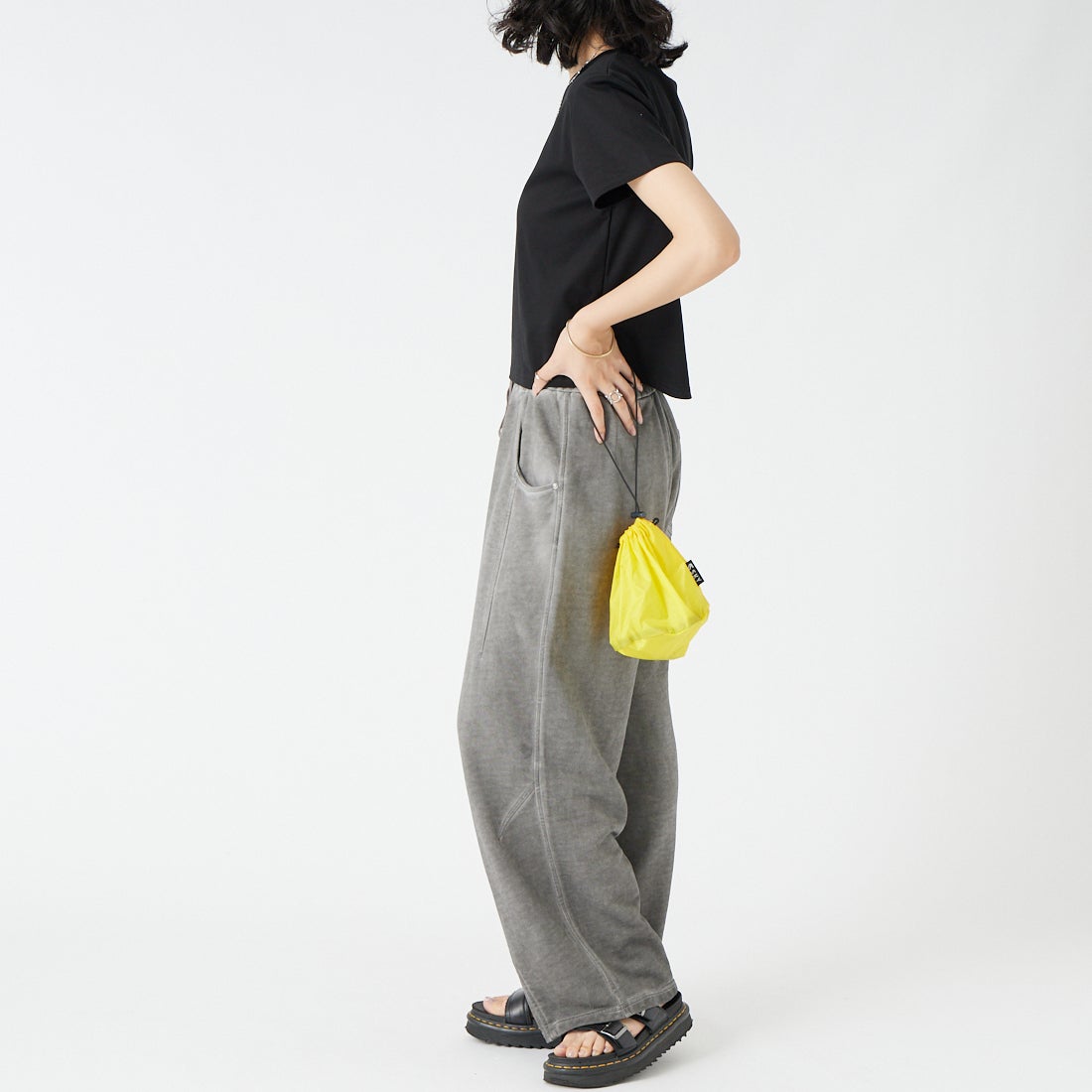Jeans Factory Clothes [ジーンズファクトリークローズ] コンパクトTシャツ [21268061] 004 ﾌﾞﾗｯｸ &&モデル身長：162cm 着用サイズ：F&&