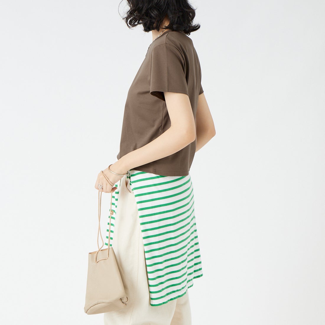 Jeans Factory Clothes [ジーンズファクトリークローズ] コンパクトTシャツ [21268061]037 ﾌﾞﾗｳﾝ &&モデル身長：162cm 着用サイズ：F&&