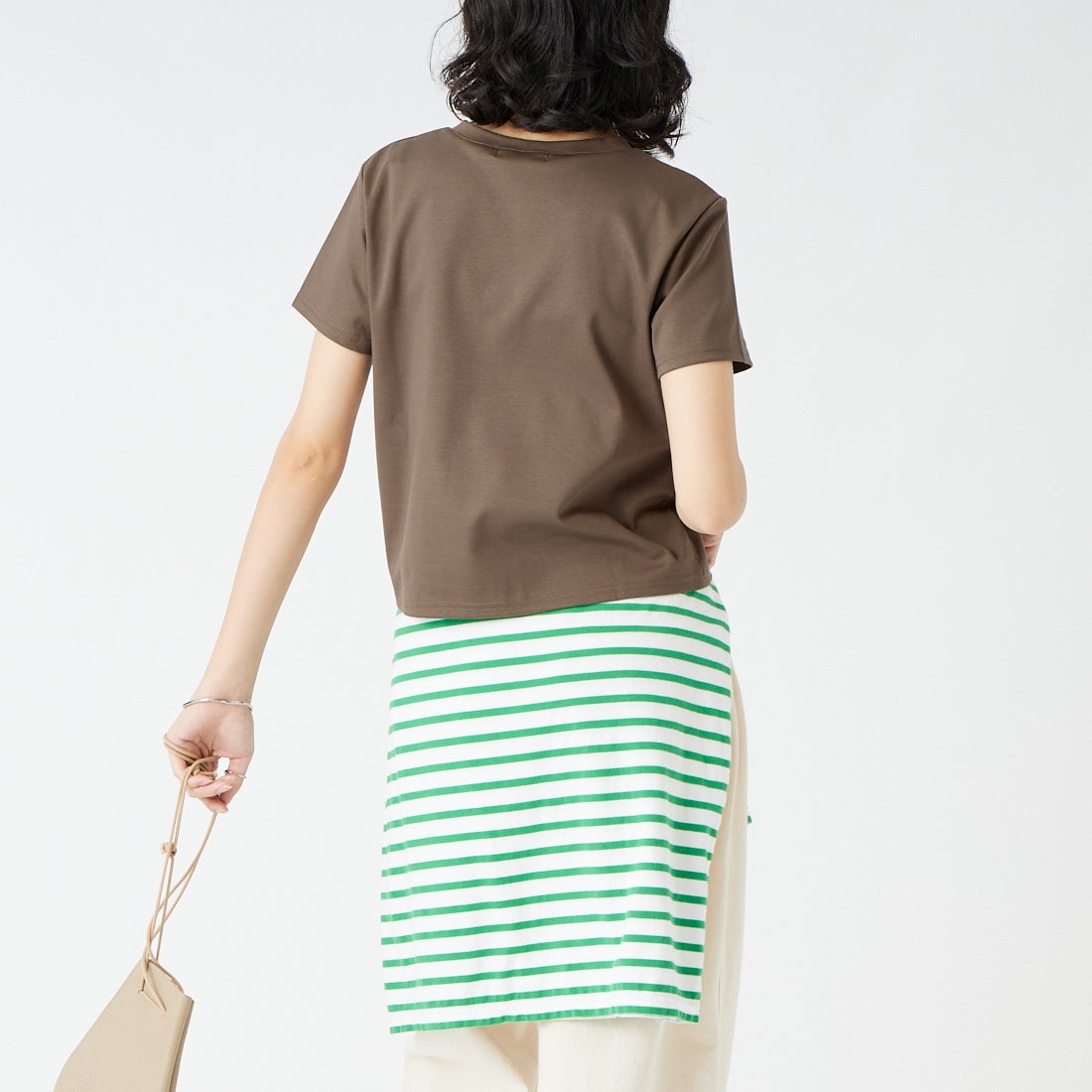 Jeans Factory Clothes [ジーンズファクトリークローズ] コンパクトTシャツ [21268061]037 ﾌﾞﾗｳﾝ &&モデル身長：162cm 着用サイズ：F&&