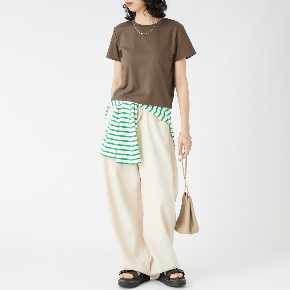 Jeans Factory Clothes [ジーンズファクトリークローズ] コンパクトTシャツ [21268061]037 ﾌﾞﾗｳﾝ &&モデル身長：162cm 着用サイズ：F&&