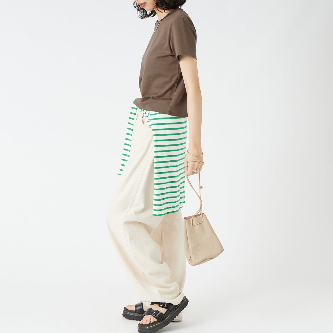 Jeans Factory Clothes [ジーンズファクトリークローズ] コンパクトTシャツ [21268061]037 ﾌﾞﾗｳﾝ &&モデル身長：162cm 着用サイズ：F&&