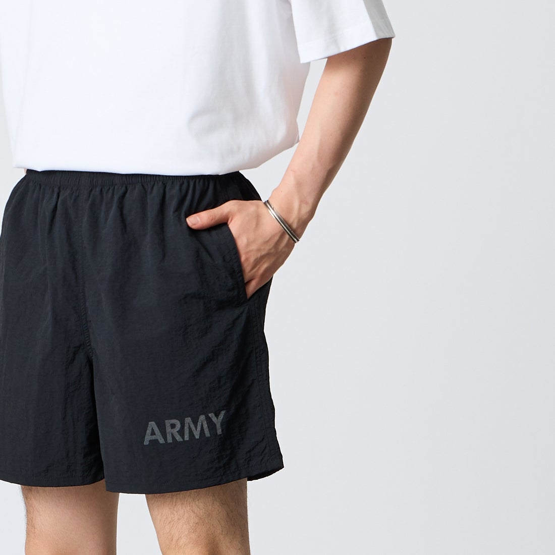 MADE IN STANDARD [メイドインスタンダード] 別注 ARMY ショーツ [ARMY-SHORTS-JF] BLACK &&モデル身長：177cm 着用サイズ：S&&
