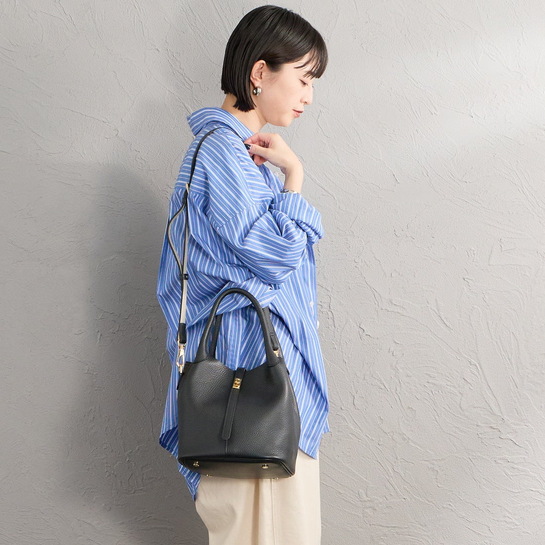 VIOLAd'ORO [ヴィオラドーロ] TRERO イタリアンWフェイスレザー ベルトトートバッグ [V-1573] BLACK/GRAY
