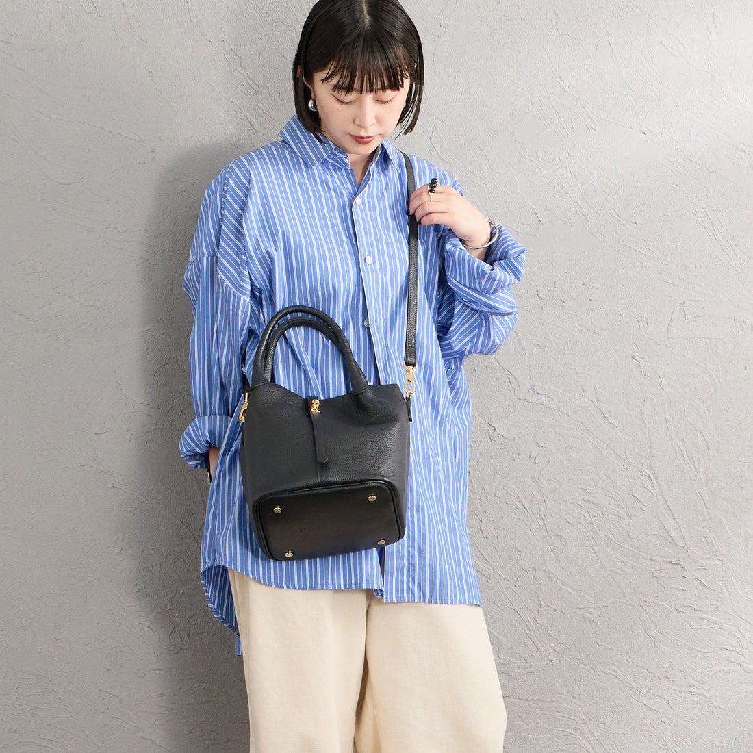 VIOLAd'ORO [ヴィオラドーロ] TRERO イタリアンWフェイスレザー ベルトトートバッグ [V-1573] BLACK/GRAY