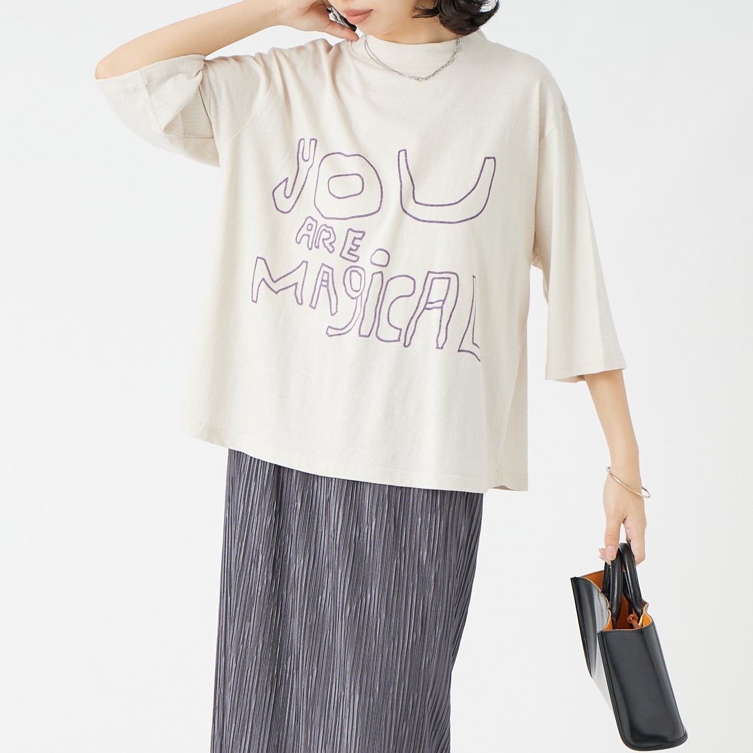 tumugu: [ツムグ] ラフィ天竺 プリントTシャツ [TC26222] 10 BEIGE &&モデル身長：162cm 着用サイズ：F&&