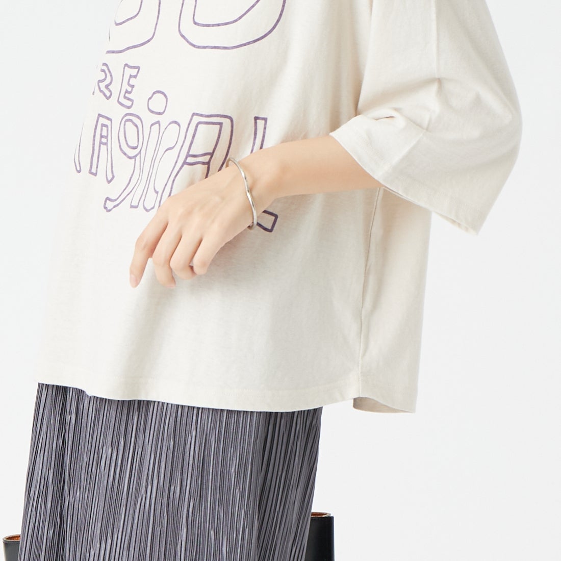 tumugu: [ツムグ] ラフィ天竺 プリントTシャツ [TC26222] 10 BEIGE &&モデル身長：162cm 着用サイズ：F&&