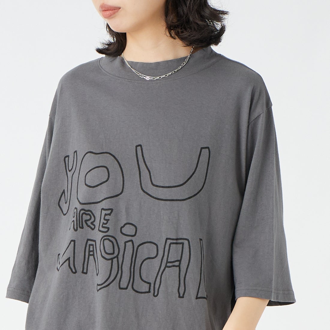tumugu: [ツムグ] ラフィ天竺 プリントTシャツ [TC26222] 88 CHARCOA &&モデル身長：162cm 着用サイズ：F&&