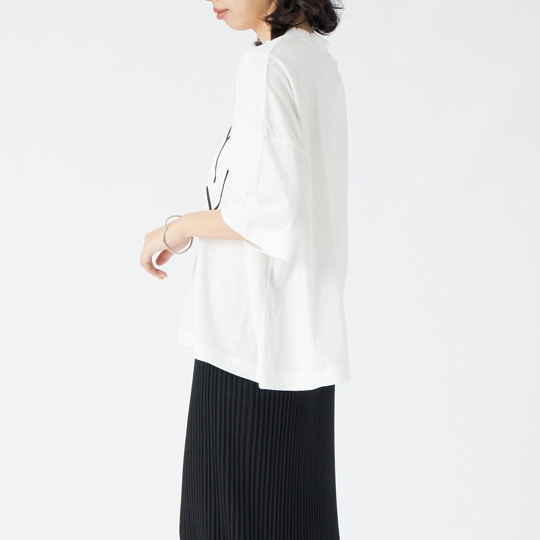 tumugu: [ツムグ] ラフィ天竺 プリントTシャツ [TC26221] 02 OFF &&モデル身長：162cm 着用サイズ：F&&