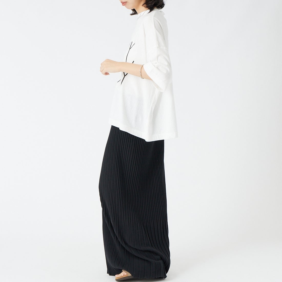 tumugu: [ツムグ] ラフィ天竺 プリントTシャツ [TC26221] 02 OFF &&モデル身長：162cm 着用サイズ：F&&