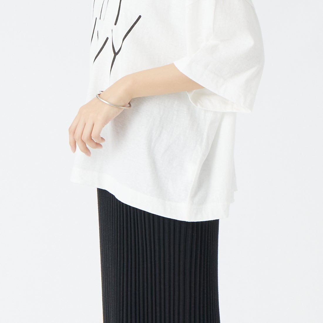tumugu: [ツムグ] ラフィ天竺 プリントTシャツ [TC26221] 02 OFF &&モデル身長：162cm 着用サイズ：F&&