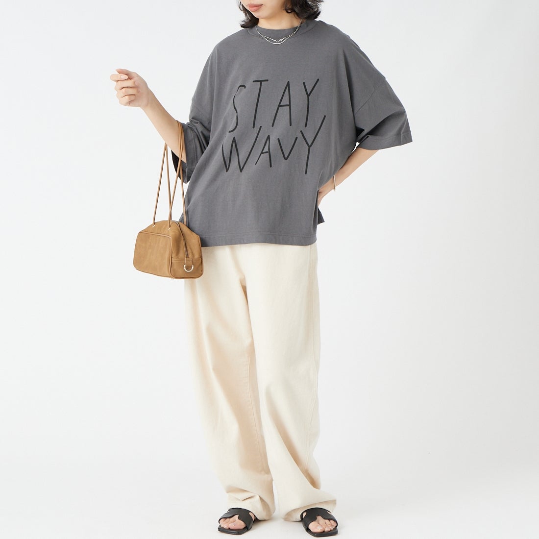 tumugu: [ツムグ] ラフィ天竺 プリントTシャツ [TC26221] 88 CHARCOA &&モデル身長：162cm 着用サイズ：F&&