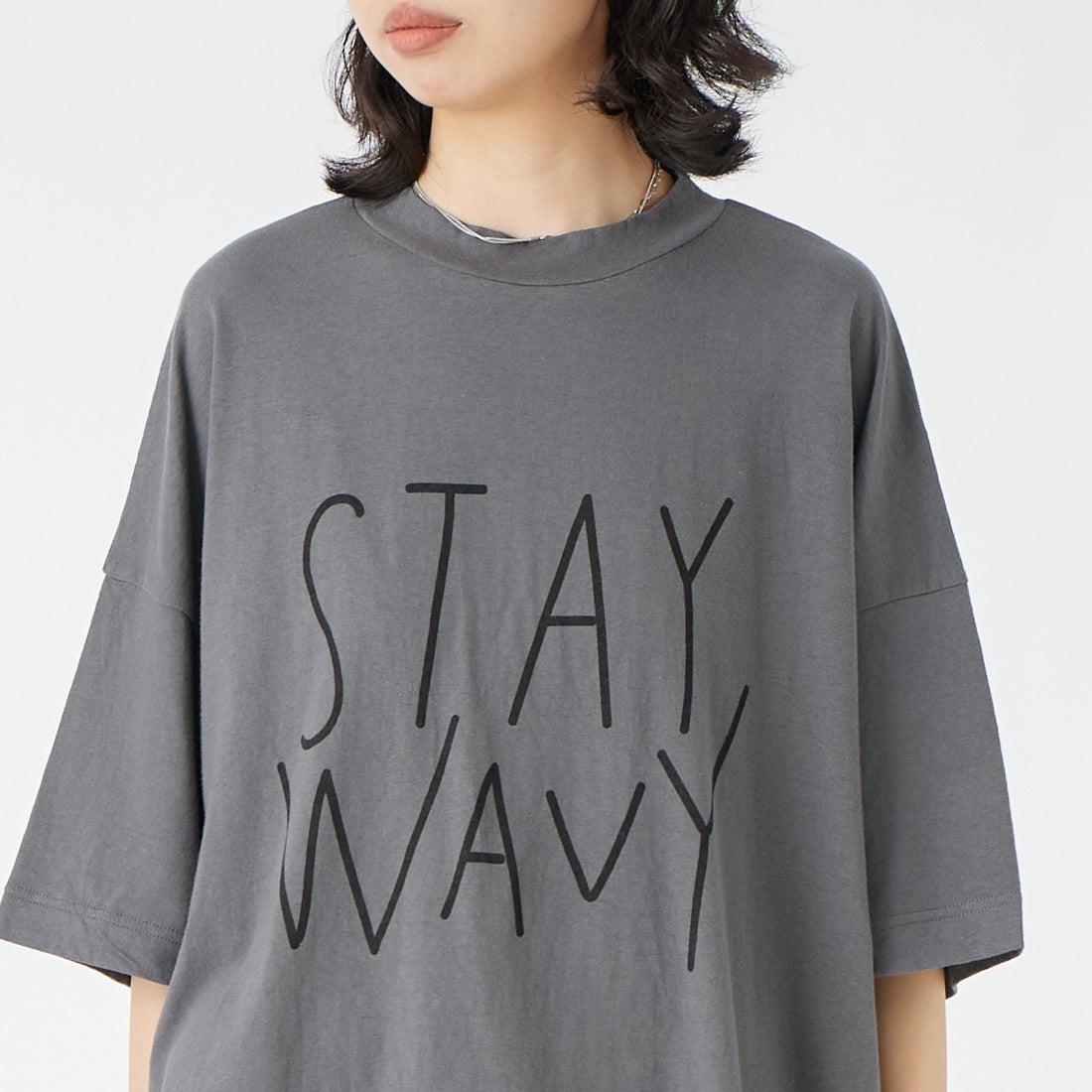 tumugu: [ツムグ] ラフィ天竺 プリントTシャツ [TC26221] 88 CHARCOA &&モデル身長：162cm 着用サイズ：F&&