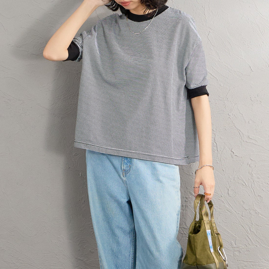 MEYAME [メヤメ] ボーダーハーフスリーブTシャツ [MEY-2438] BLACK &&モデル身長：162cm 着用サイズ：F&&メ] ボーダーハーフスリーブTシャツ [MEY-2438]