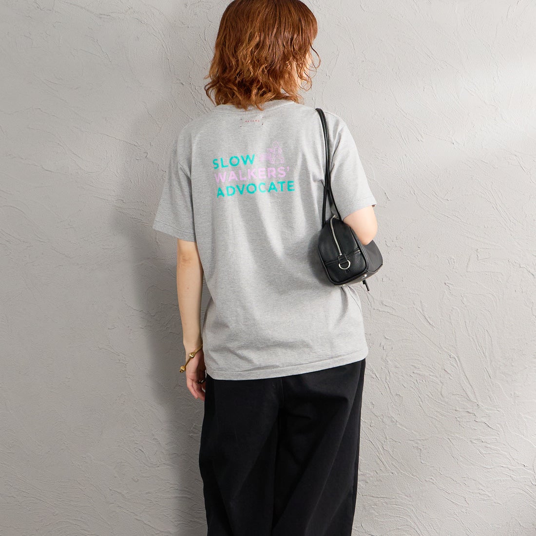 MEYAME [メヤメ] プリントTシャツ [MEY-2434] GREY &&モデル身長：158cm 着用サイズ：F&&
