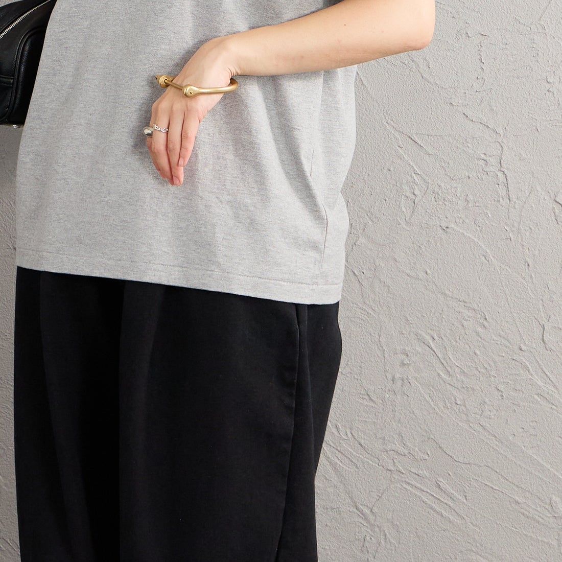 MEYAME [メヤメ] プリントTシャツ [MEY-2434] GREY &&モデル身長：158cm 着用サイズ：F&&
