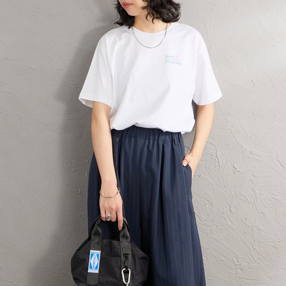 MEYAME [メヤメ] プリントTシャツ [MEY-2434] WHITE &&モデル身長：162cm 着用サイズ：F&&