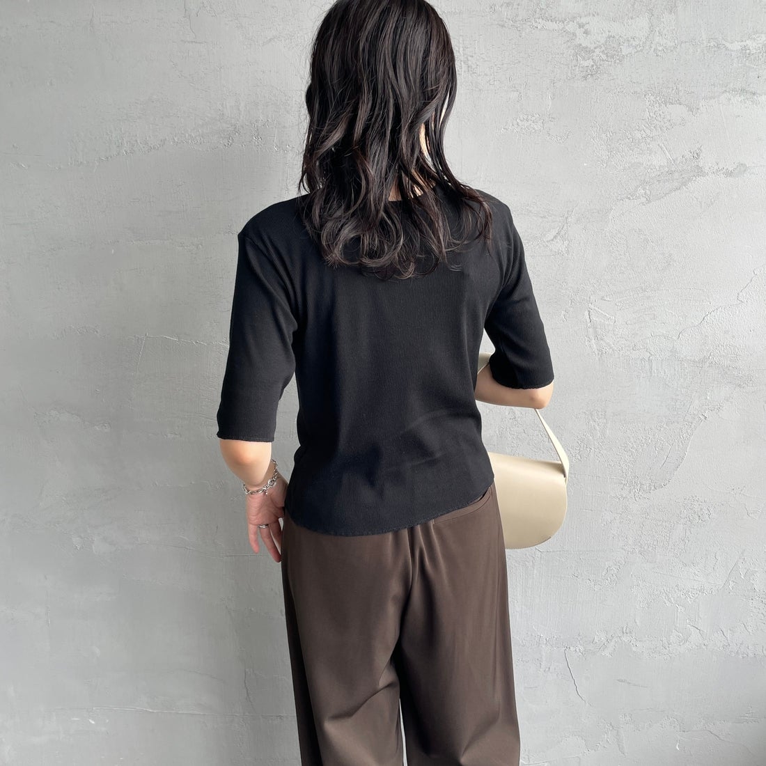 MEYAME [メヤメ] ソフトリブハーフスリーブTシャツ [MEY-2336] BLACK &&モデル身長：160cm 着用サイズ：F&&メ] ソフトリブハーフスリーブTシャツ [MEY-2336]