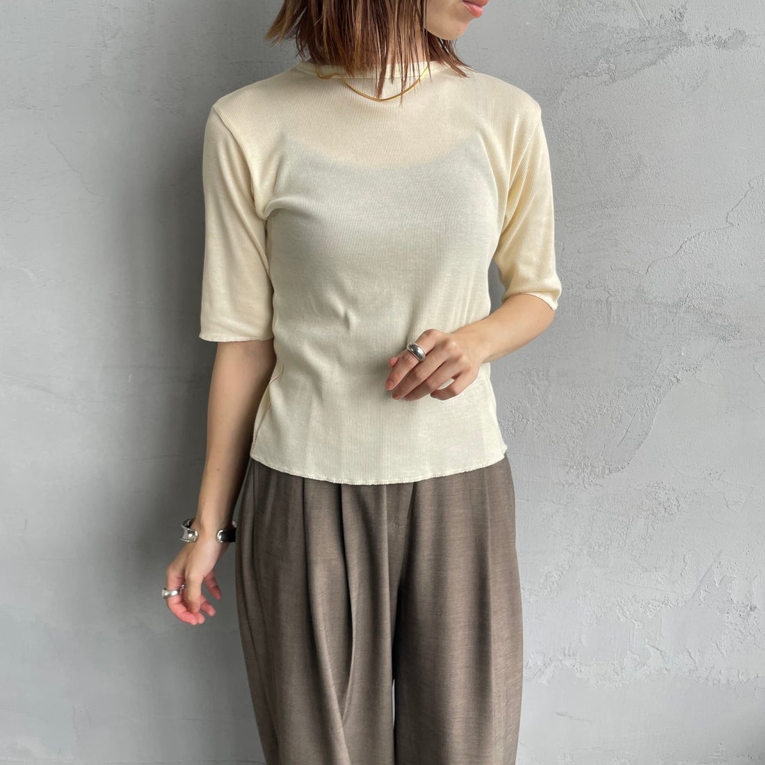MEYAME [メヤメ] ソフトリブハーフスリーブTシャツ [MEY-2336] CREAM &&モデル身長：158cm 着用サイズ：F&&