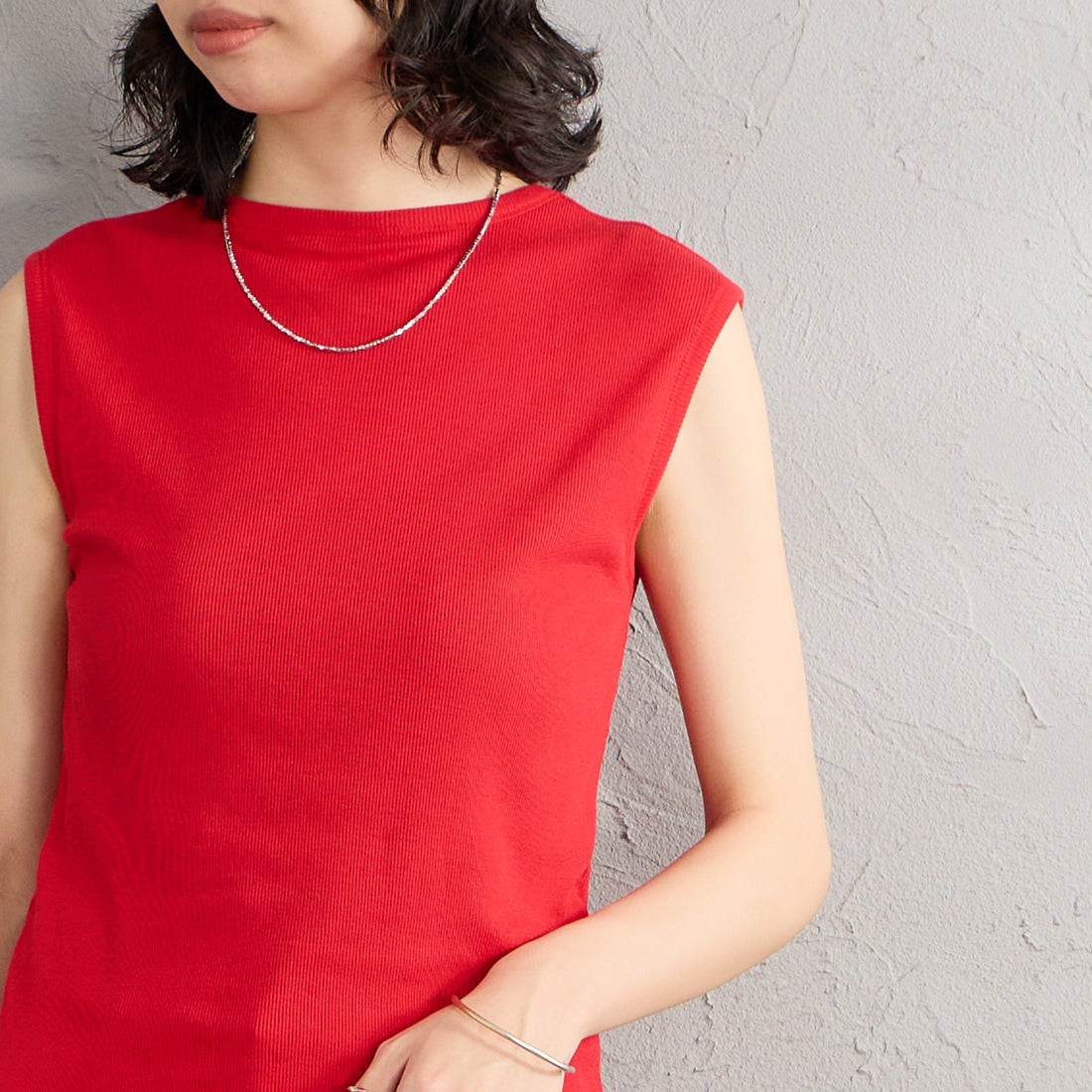 MEYAME [メヤメ] ソフトリブスリーブレスTシャツ [MEY-2400] RED &&モデル身長：162cm 着用サイズ：F&&