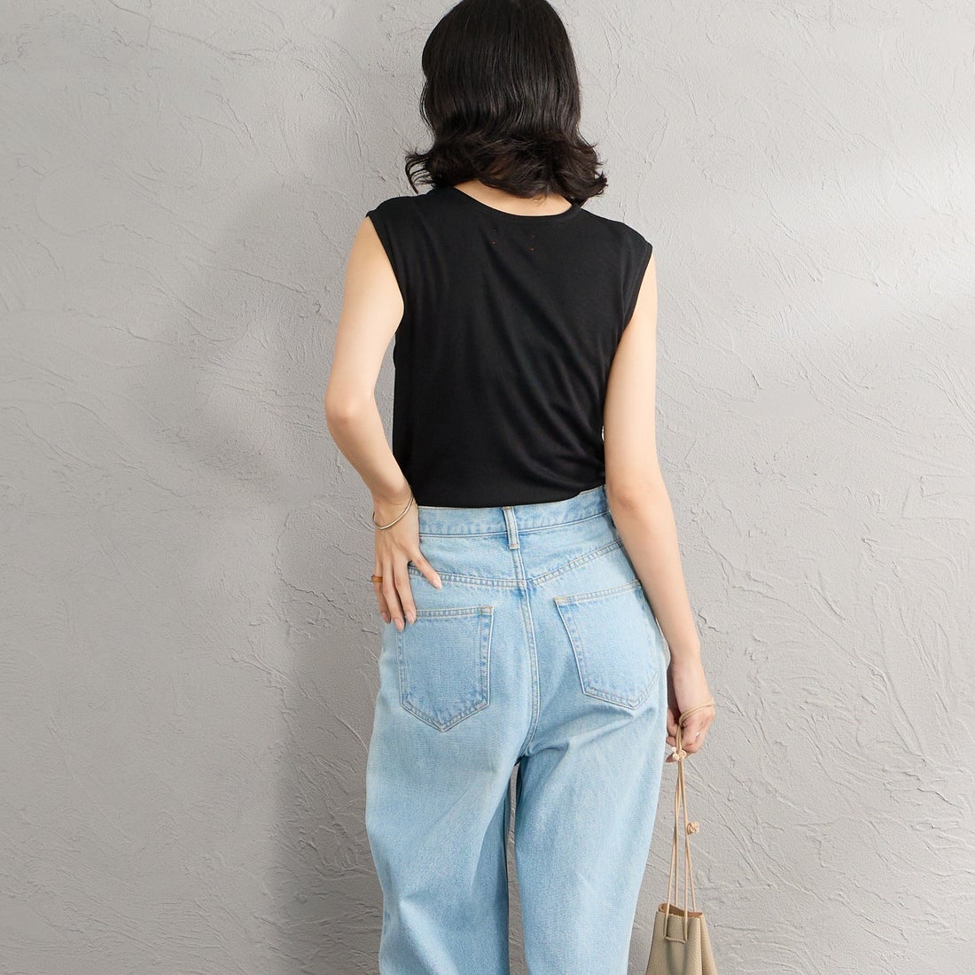 MEYAME [メヤメ] ソフトリブスリーブレスTシャツ [MEY-2400] BLACK &&モデル身長：162cm 着用サイズ：F&&