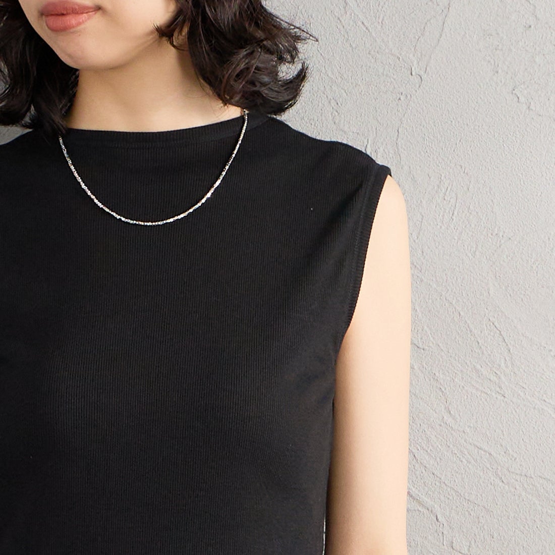 MEYAME [メヤメ] ソフトリブスリーブレスTシャツ [MEY-2400] BLACK &&モデル身長：162cm 着用サイズ：F&&