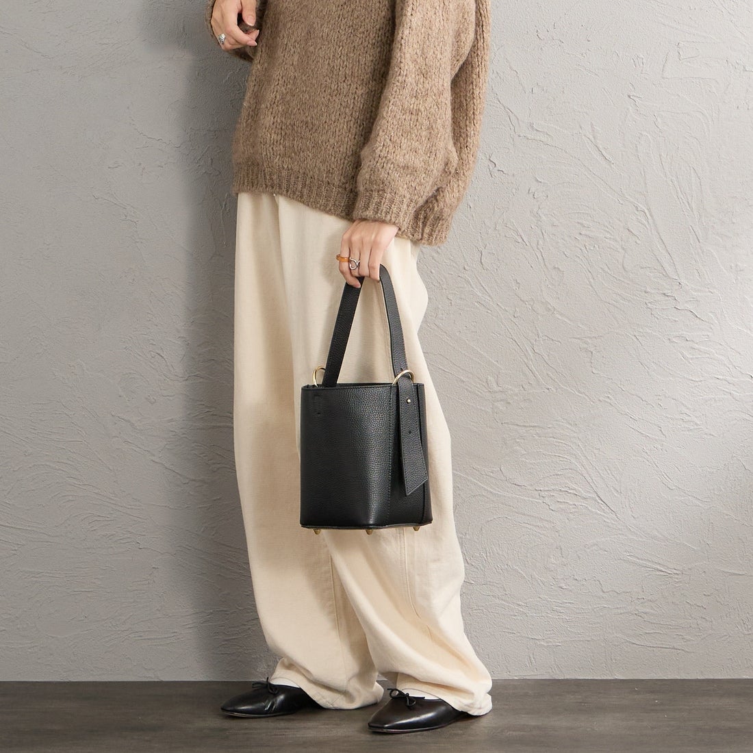AULENTTI [オウレンティ] 別注 2WAY レザーバケットバッグ [FB-GIADEAL-SC-JF] BLACK