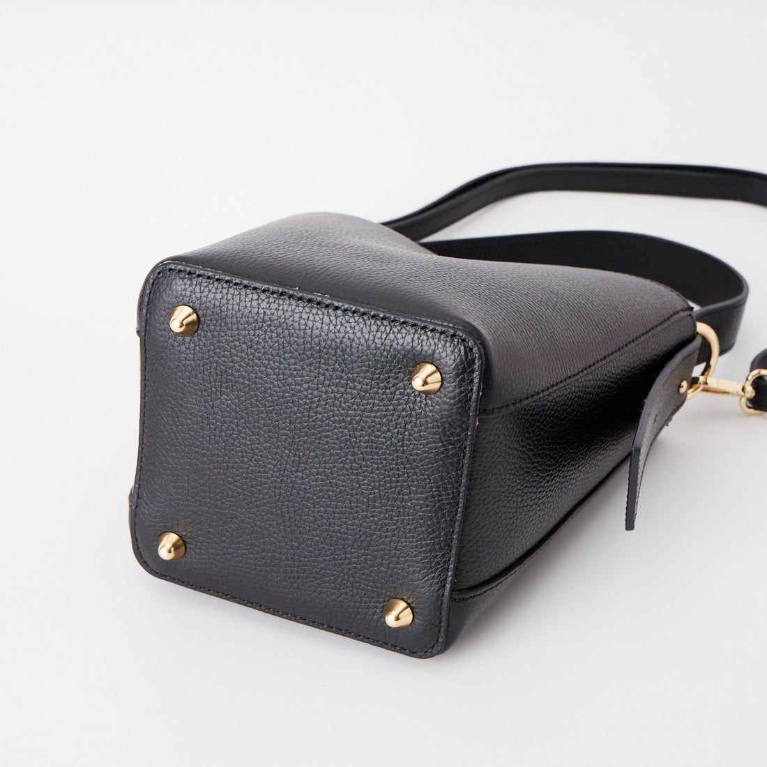 AULENTTI [オウレンティ] 別注 2WAY レザーバケットバッグ [FB-GIADEAL-SC-JF] BLACK