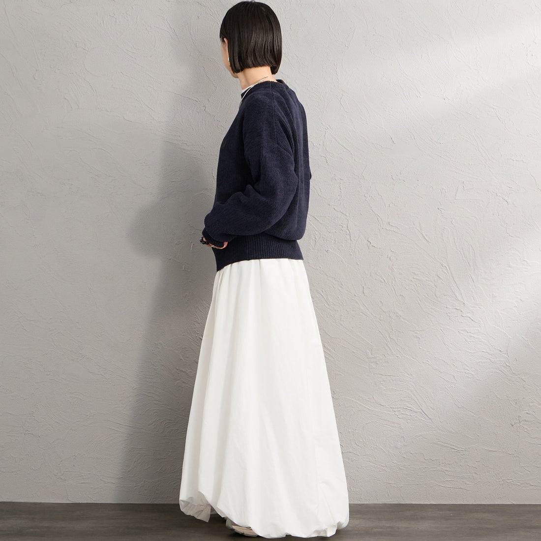 FRED PERRY [フレッドペリー] 別注 ワンポイントロゴ刺繍 クルーネックモールニット [FPM-26A-007JF] NAVY/RICH &&モデル身長：150cm 着用サイズ：S&&