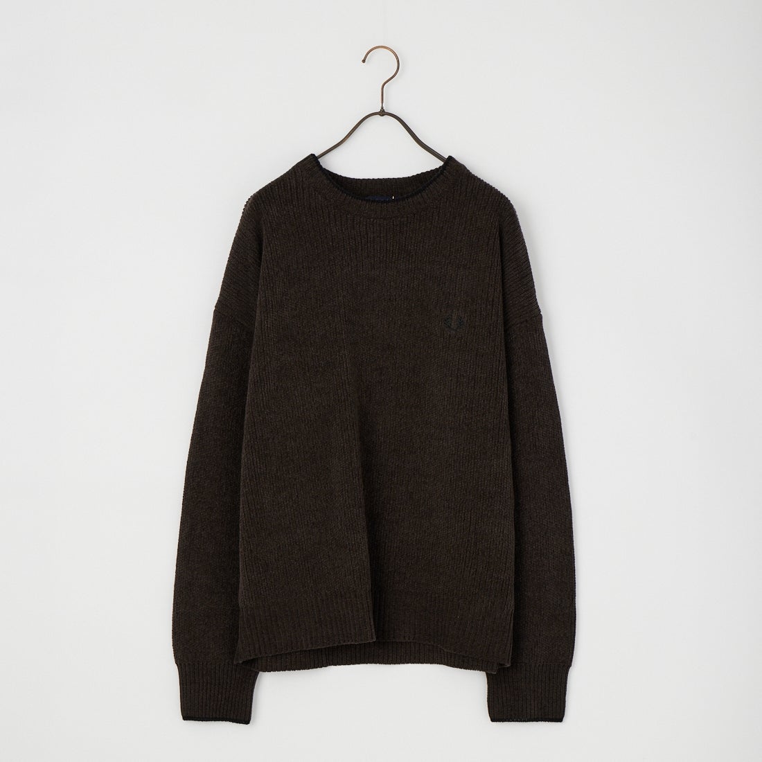 FRED PERRY [フレッドペリー] 別注 ワンポイントロゴ刺繍 クルーネックモールニット [FPM-26A-007JF] RICH BROWN