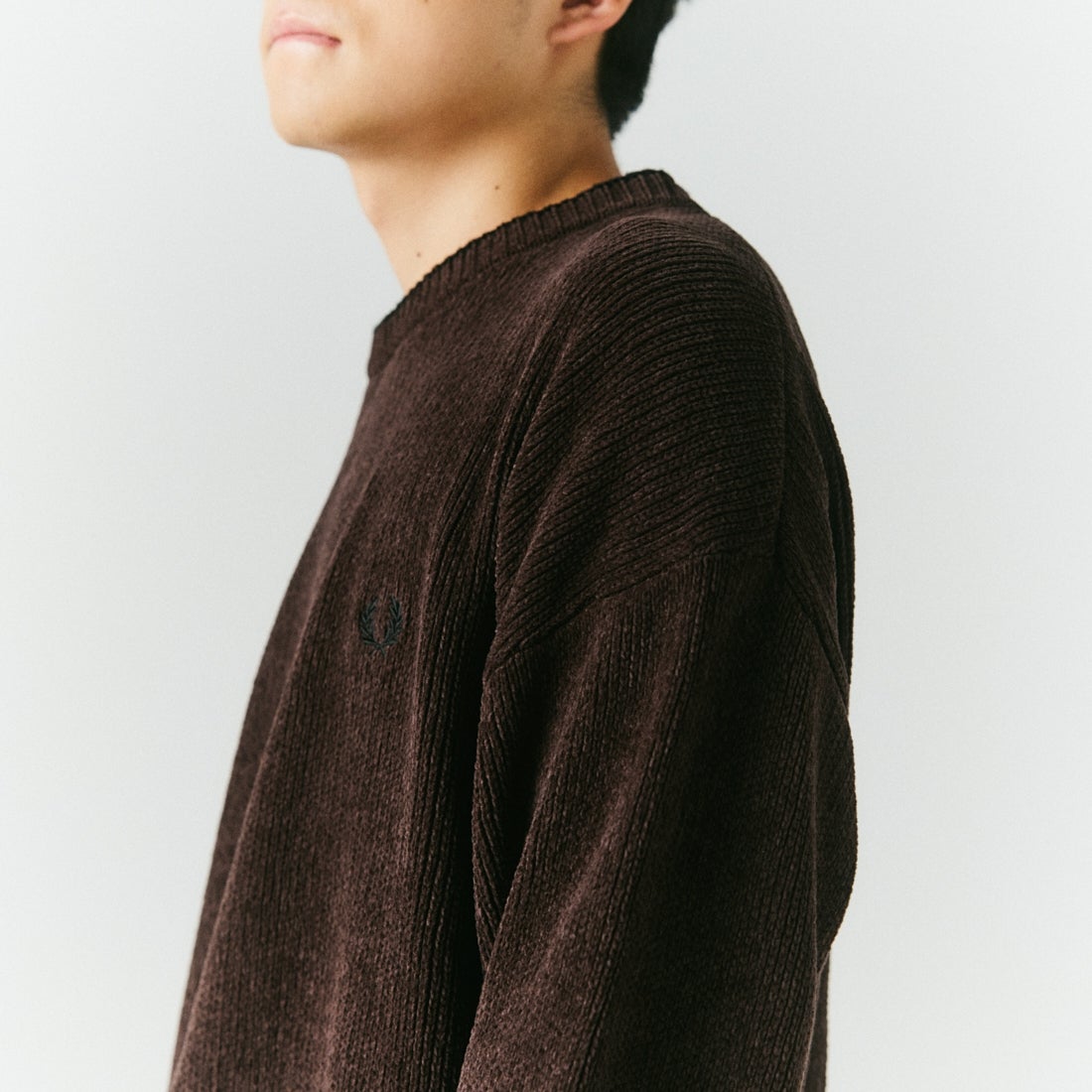 FRED PERRY [フレッドペリー] 別注 ワンポイントロゴ刺繍 クルーネックモールニット [FPM-26A-007JF] RICH BROWN