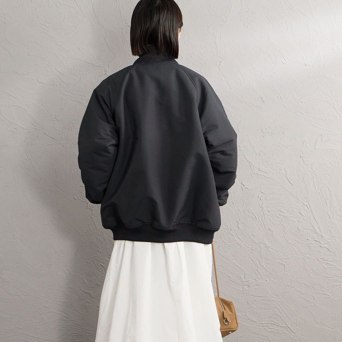 FRED PERRY [フレッドペリー] 別注 テニスボンバージャケット [FPM-26A-001JF] BLACK/DARK &&モデル身長：150cm 着用サイズ：S&&