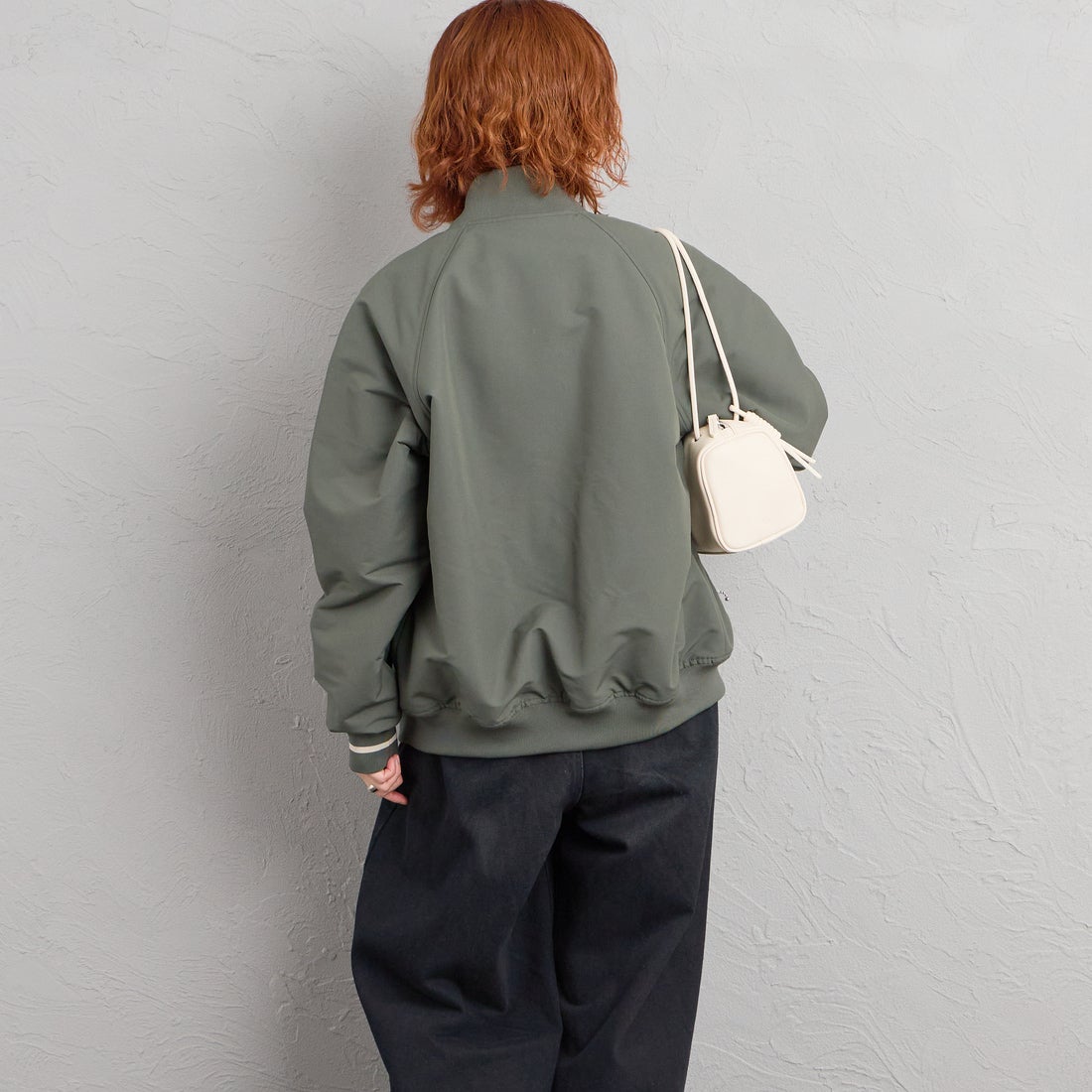 FRED PERRY [フレッドペリー] 別注 テニスボンバージャケット [FPM-26A-001JF] FIELD GREE &&モデル身長：158cm 着用サイズ：S&&