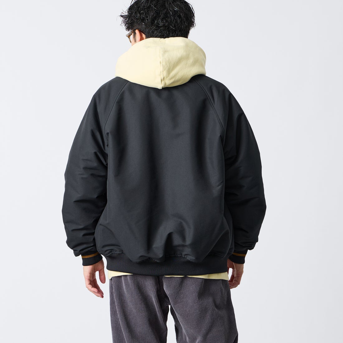 FRED PERRY [フレッドペリー] 別注 テニスボンバージャケット [FPM-26A-001JF] BLACK/DARK &&モデル身長：168cm 着用サイズ：L&&