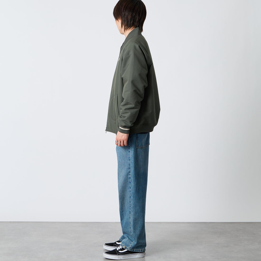 FRED PERRY [フレッドペリー] 別注 テニスボンバージャケット [FPM-26A-001JF] FIELD GREE &&モデル身長：177cm 着用サイズ：L&&