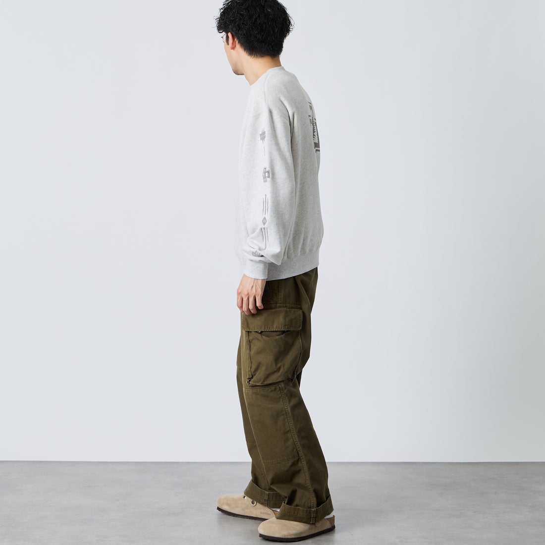 PENDLETON [ペンドルトン] 別注 ハーディング柄 バックプリントクルーネックスウェット [6475-5226-JF] BIRCH &&モデル身長：168cm 着用サイズ：M&&
