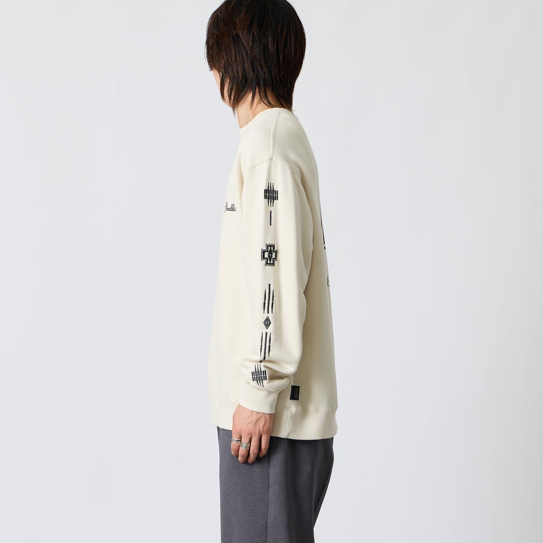 PENDLETON [ペンドルトン] 別注 ハーディング柄 バックプリントクルーネックスウェット [6475-5226-JF] IVORY &&モデル身長：177cm 着用サイズ：L&&