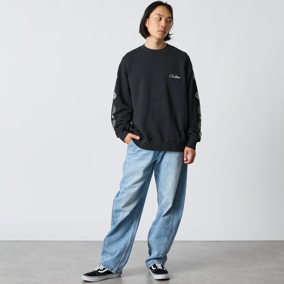 PENDLETON [ペンドルトン] 別注 ハーディング柄 バックプリントクルーネックスウェット [6475-5226-JF] BLACK &&モデル身長：175cm 着用サイズ：L&&