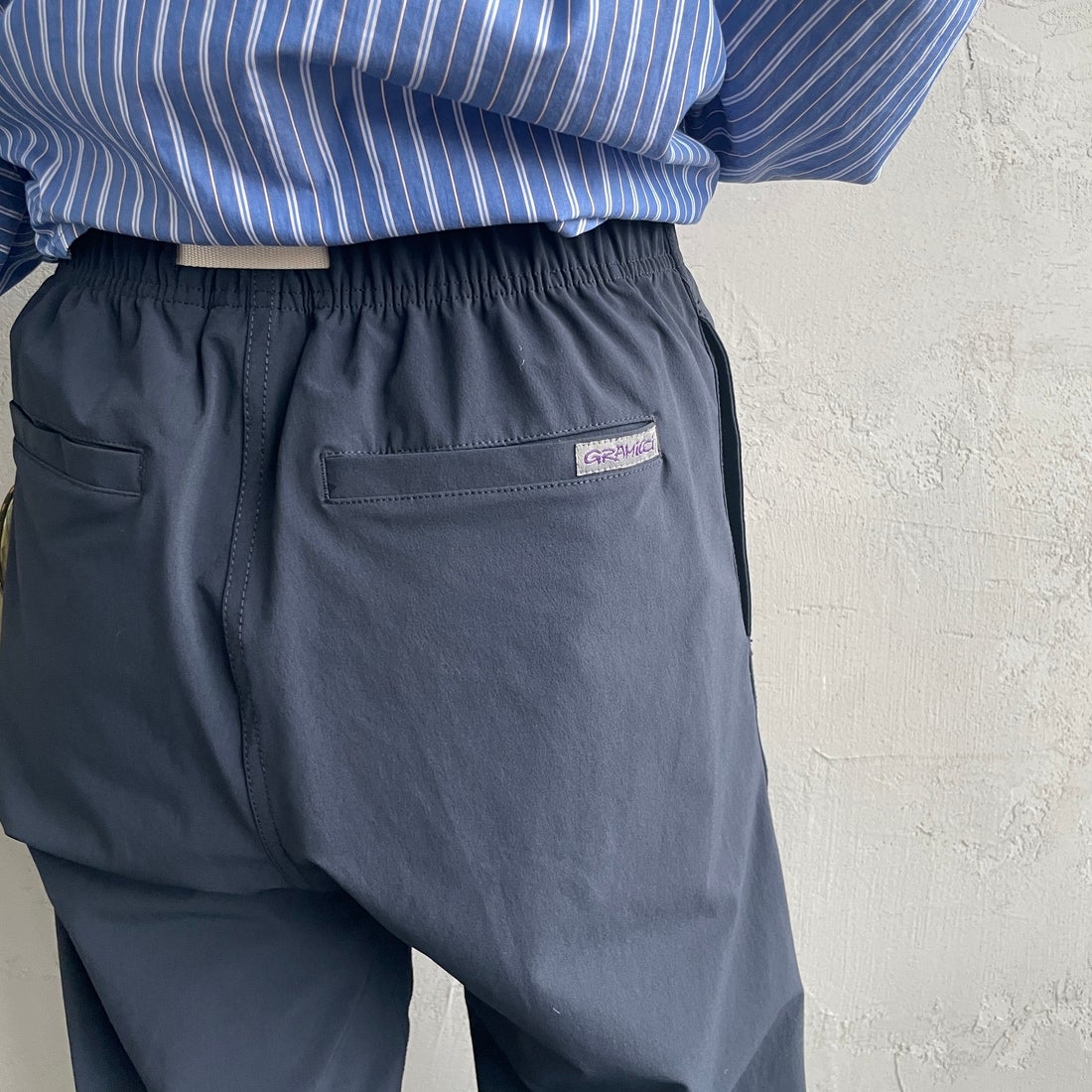 GRAMiCCi [グラミチ] 別注 4WAYストレッチ ナイロンエブリディパンツ [4WAY-EVERYDAY-JF] MIDNIGHT &&モデル身長：158cm 着用サイズ：S&&