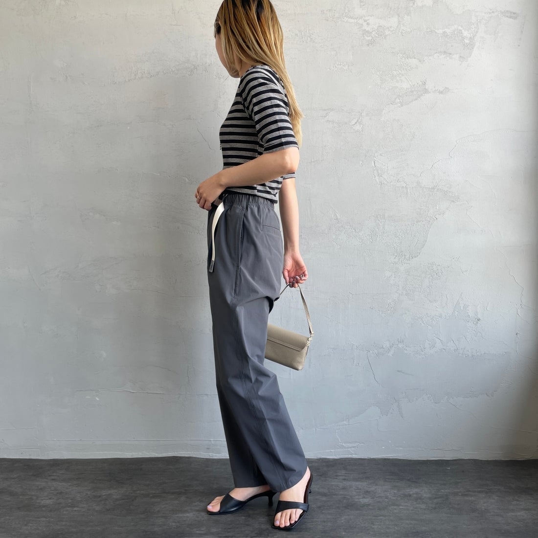 GRAMiCCi [グラミチ] 別注 4WAYストレッチ ナイロンエブリディパンツ [4WAY-EVERYDAY-JF] GRAY &&モデル身長：156cm 着用サイズ：S&&