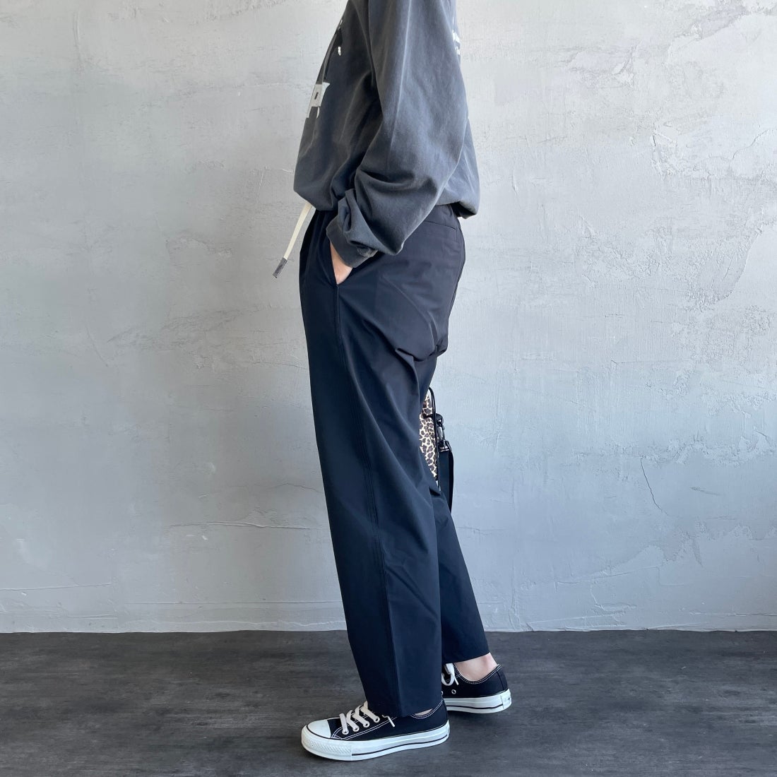 GRAMiCCi [グラミチ] 別注 4WAYストレッチ ナイロンエブリディパンツ [4WAY-EVERYDAY-JF] BLACK &&モデル身長：163cm 着用サイズ：S&&