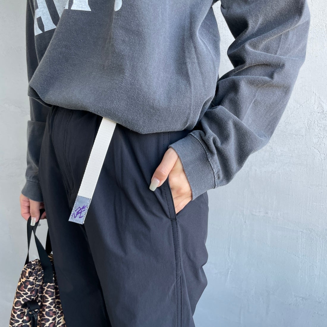 GRAMiCCi [グラミチ] 別注 4WAYストレッチ ナイロンエブリディパンツ [4WAY-EVERYDAY-JF] BLACK &&モデル身長：163cm 着用サイズ：S&&