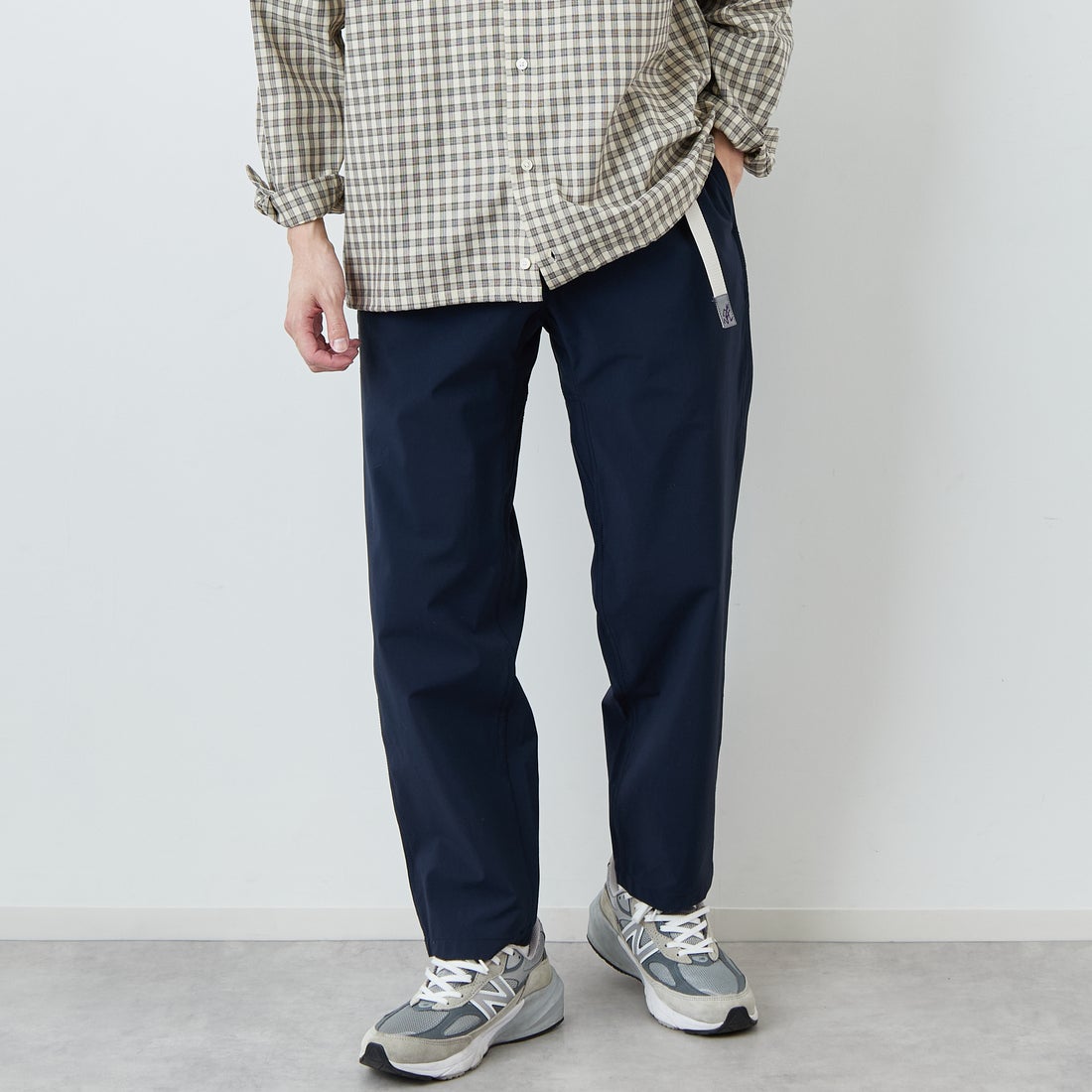 GRAMiCCi [グラミチ] 別注 4WAYストレッチ ナイロンエブリディパンツ [4WAY-EVERYDAY-JF] MIDNIGHT &&モデル身長：168cm 着用サイズ：M&&